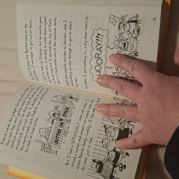 Jeff Kinney Diary Of A Wimpy Kid Book 9 "The Long Haul" - Picture 5 of 7